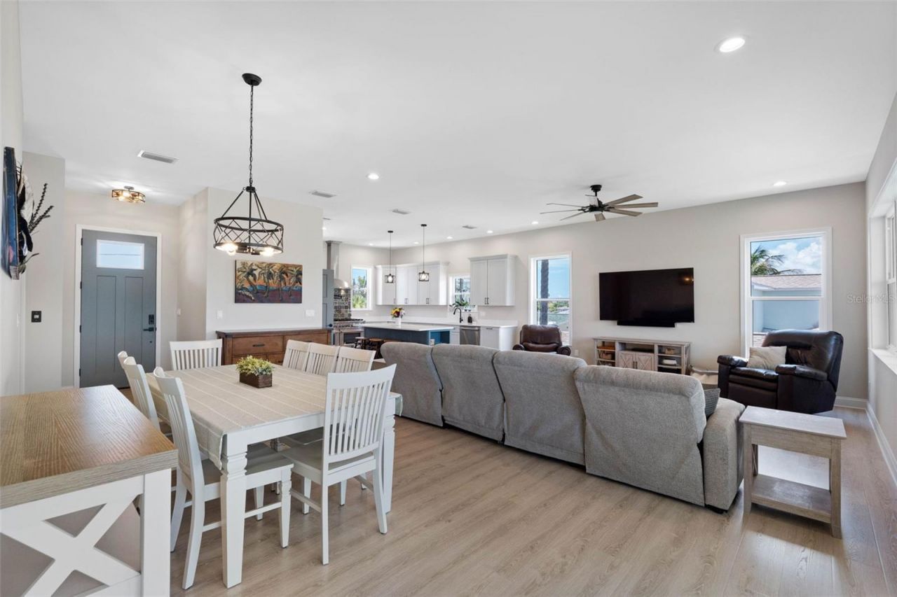 16025 Redington Drive, Redington Beach, FL 33708 Photo