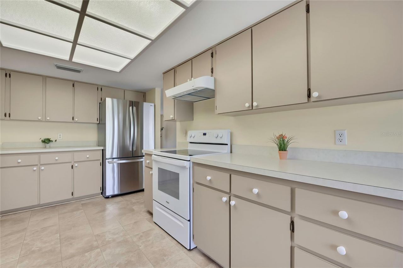 7103 Crown Oaks Drive, Spring Hill, FL 34606 Photo