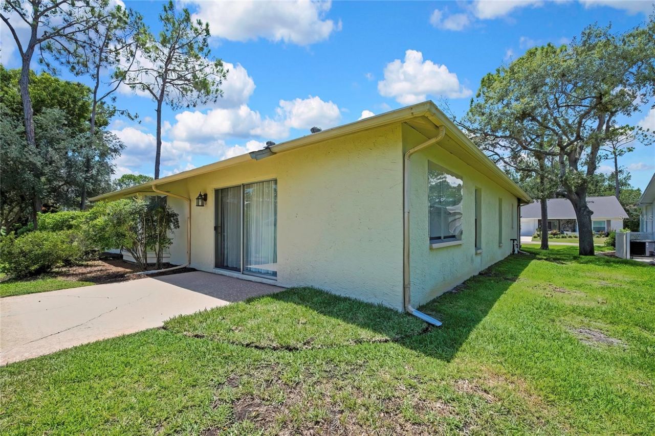 7103 Crown Oaks Drive, Spring Hill, FL 34606 Photo