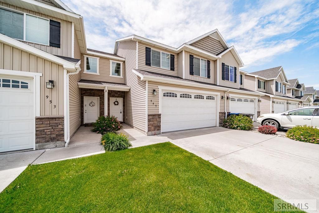 945 S 2400 W, Rexburg, ID 83440 Main Photo