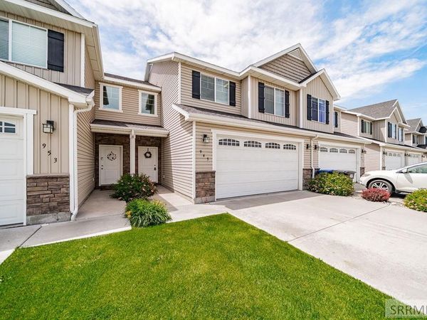 945 S 2400 W, REXBURG, ID 83440