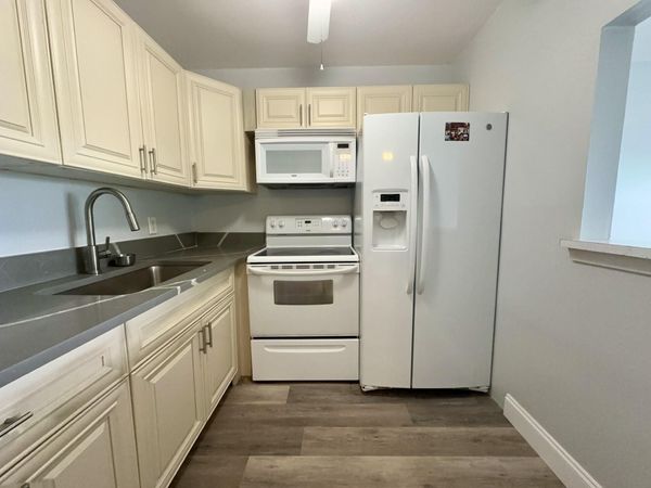 360 Camden P, Unit 360, West Palm Beach, FL 33417