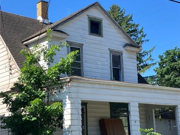 541 Lorain St, Sharon, PA 16146