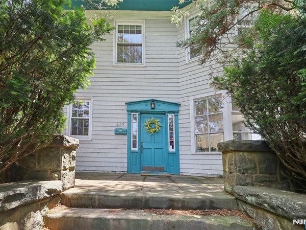 260 Knickerbocker Road, TENAFLY, NJ 07670