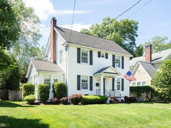 35 N Summit Ave, Chatham, NJ 07928