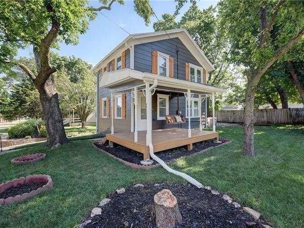 226 S Chestnut Street, Olathe, KS 66061
