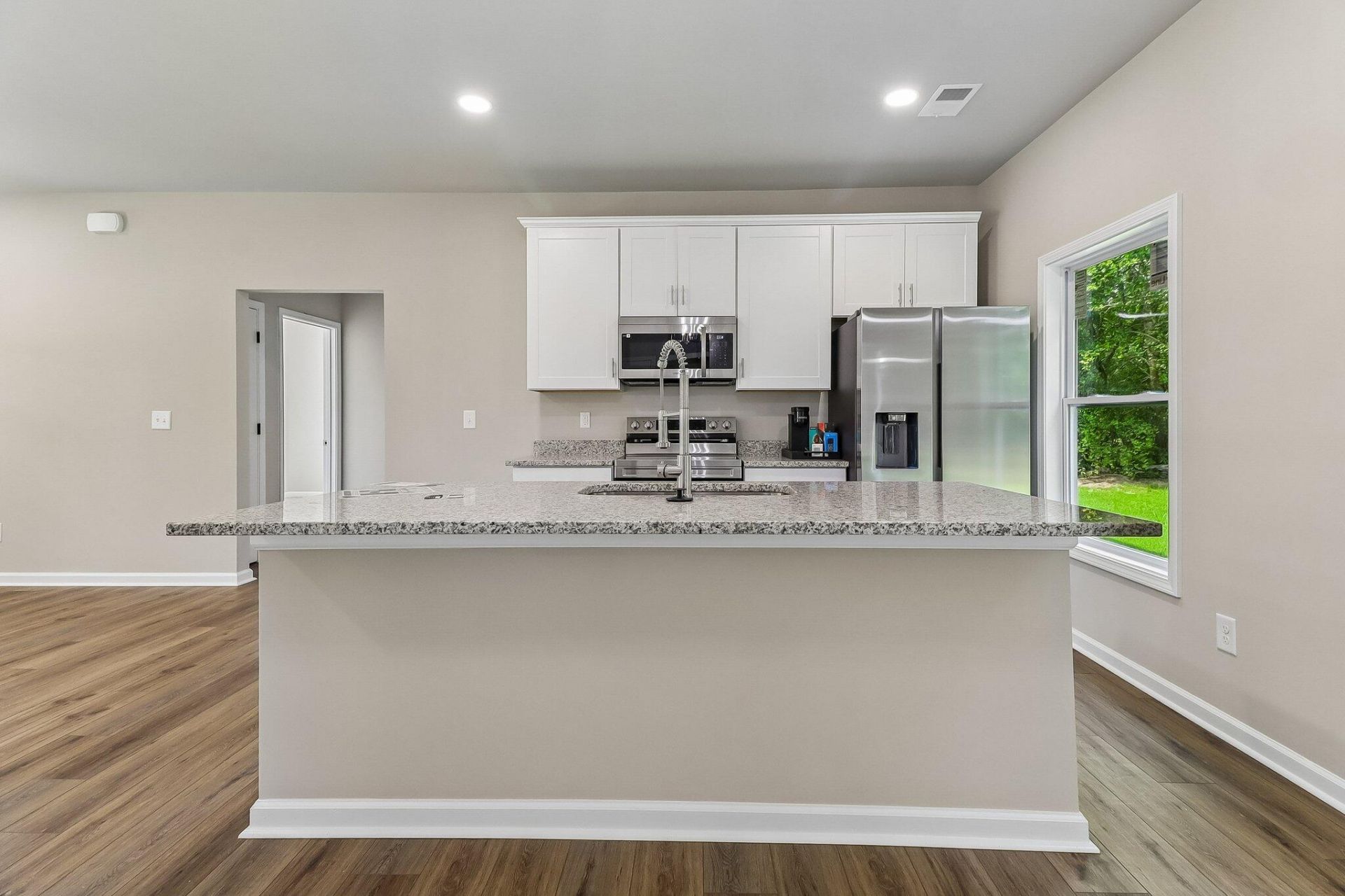 1235 Sawyer Street Photo 10