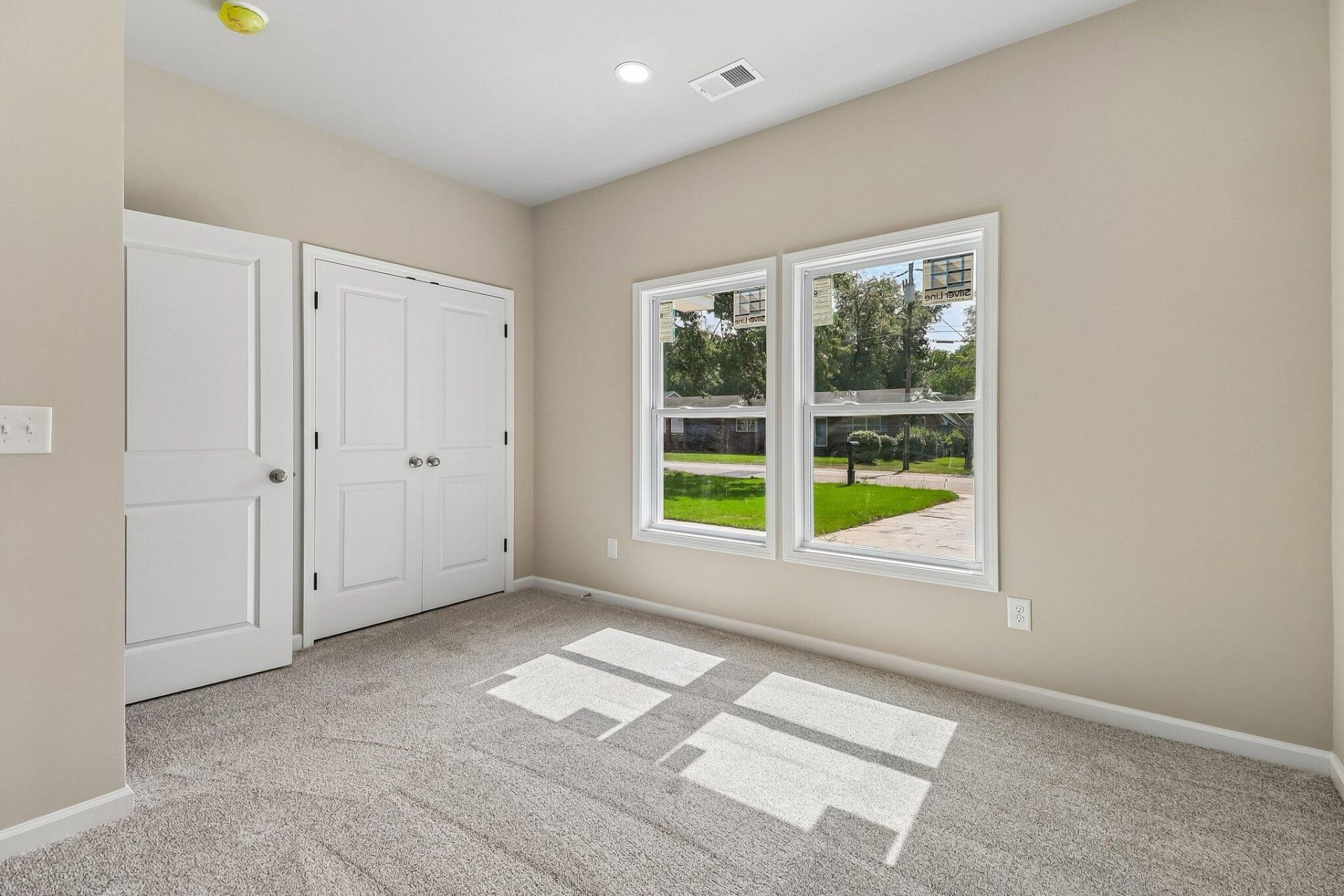 1235 Sawyer Street Photo 13