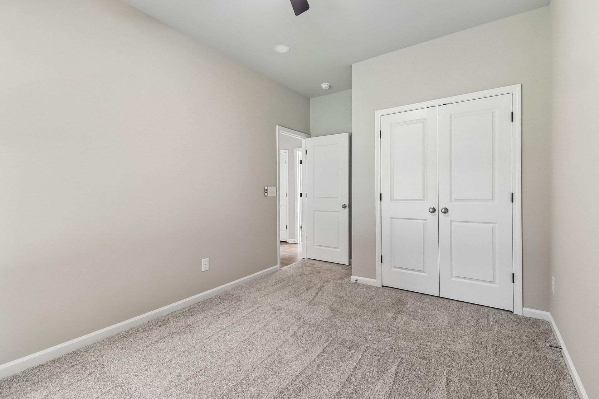1235 Sawyer Street Photo 15