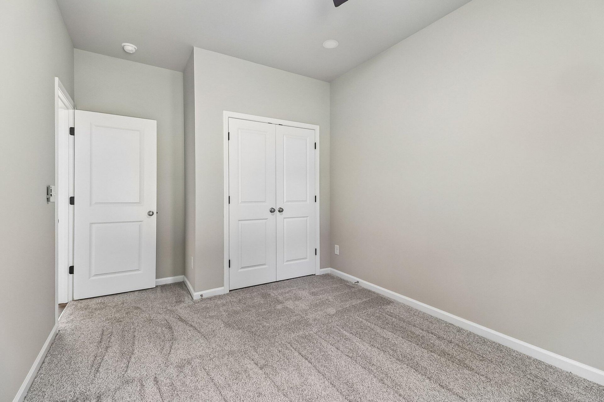 1235 Sawyer Street Photo 16