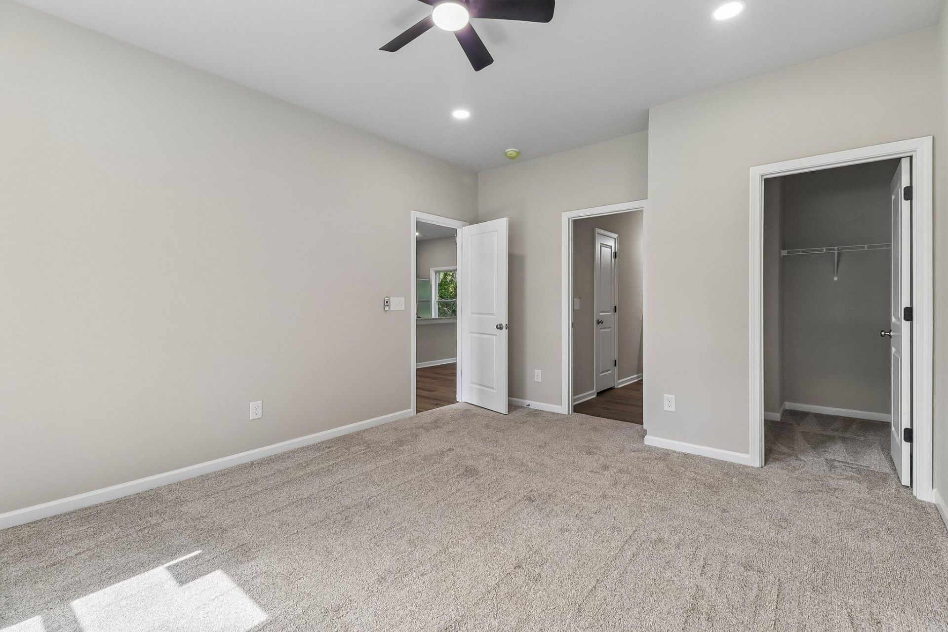 1235 Sawyer Street Photo 18