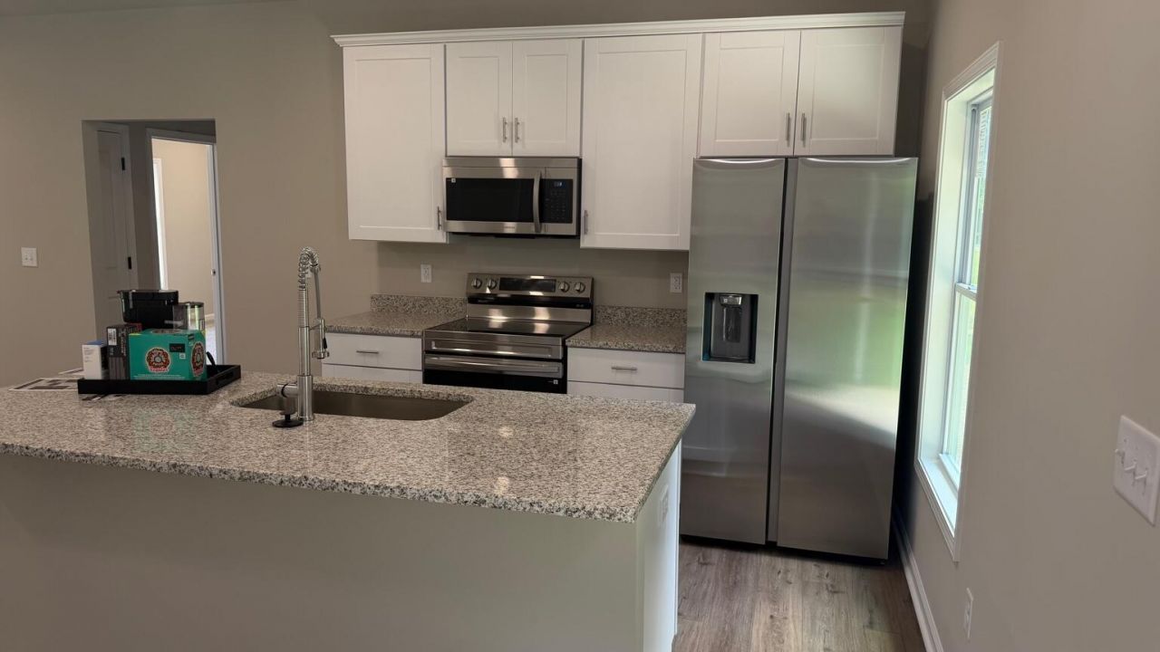1235 Sawyer Street Photo 4