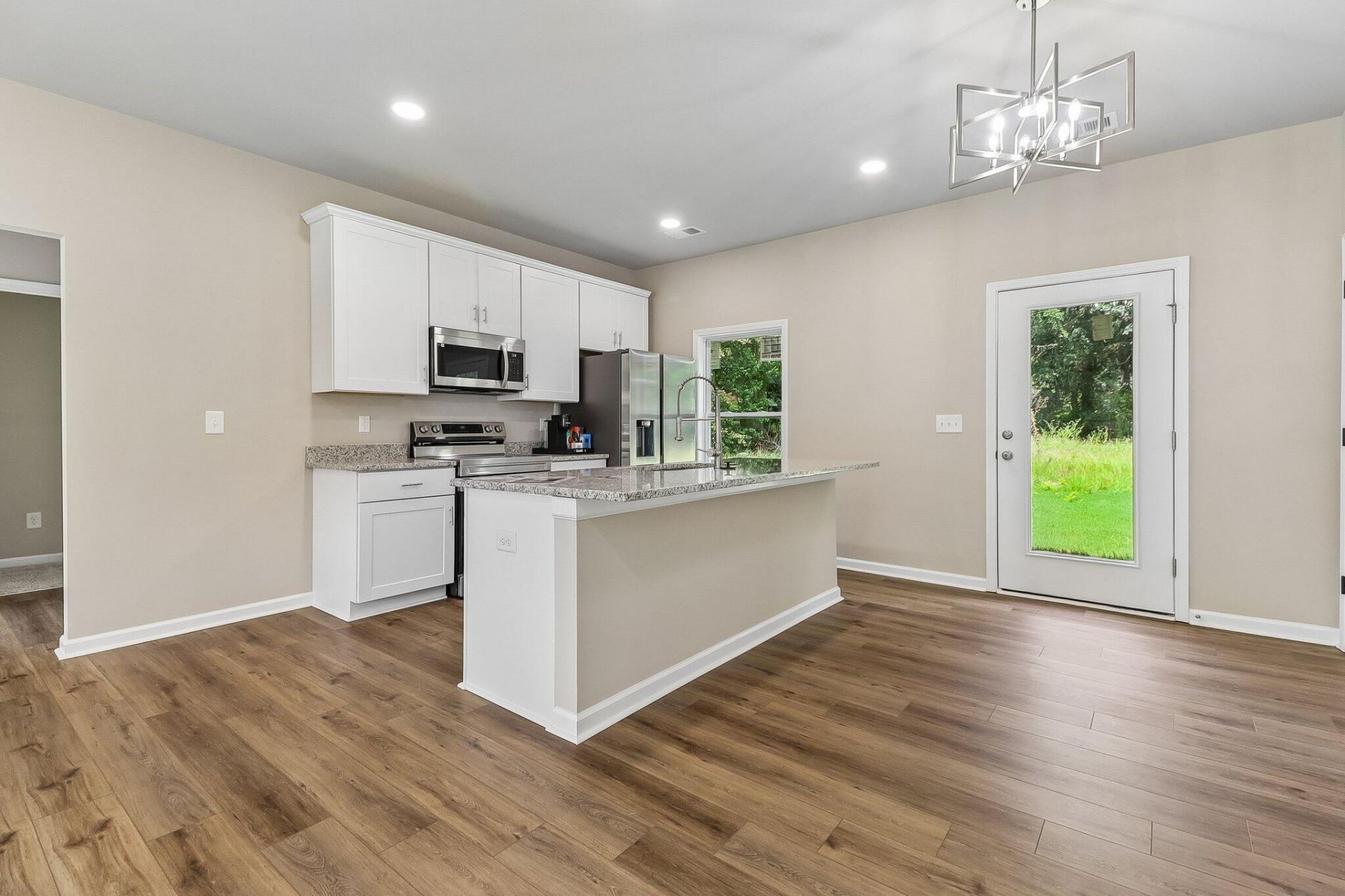 1235 Sawyer Street Photo 6