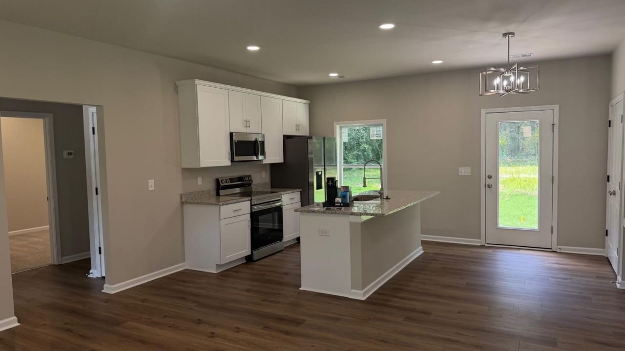 1235 Sawyer Street Photo 6