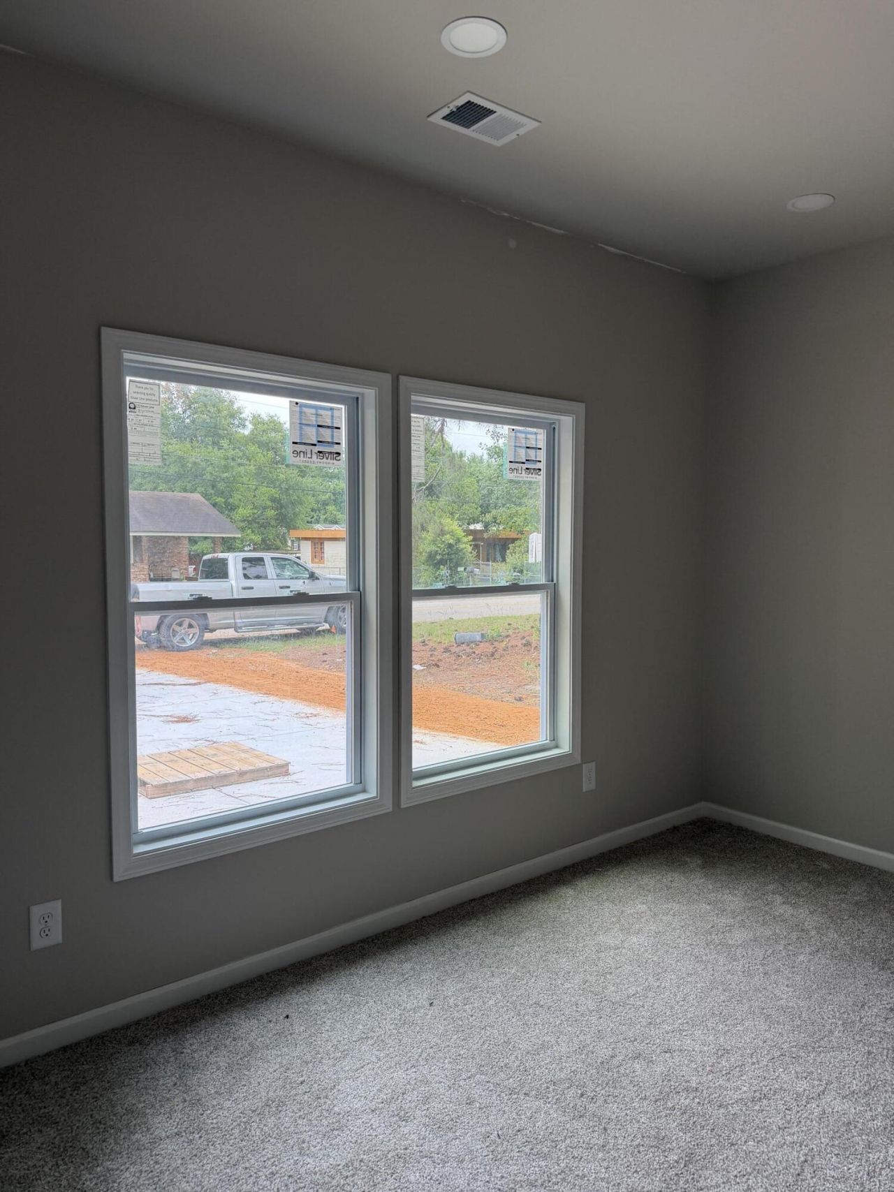 1235 Sawyer Street Photo 8