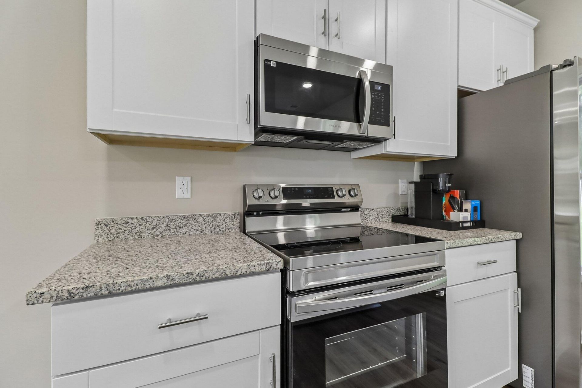 1235 Sawyer Street Photo 9