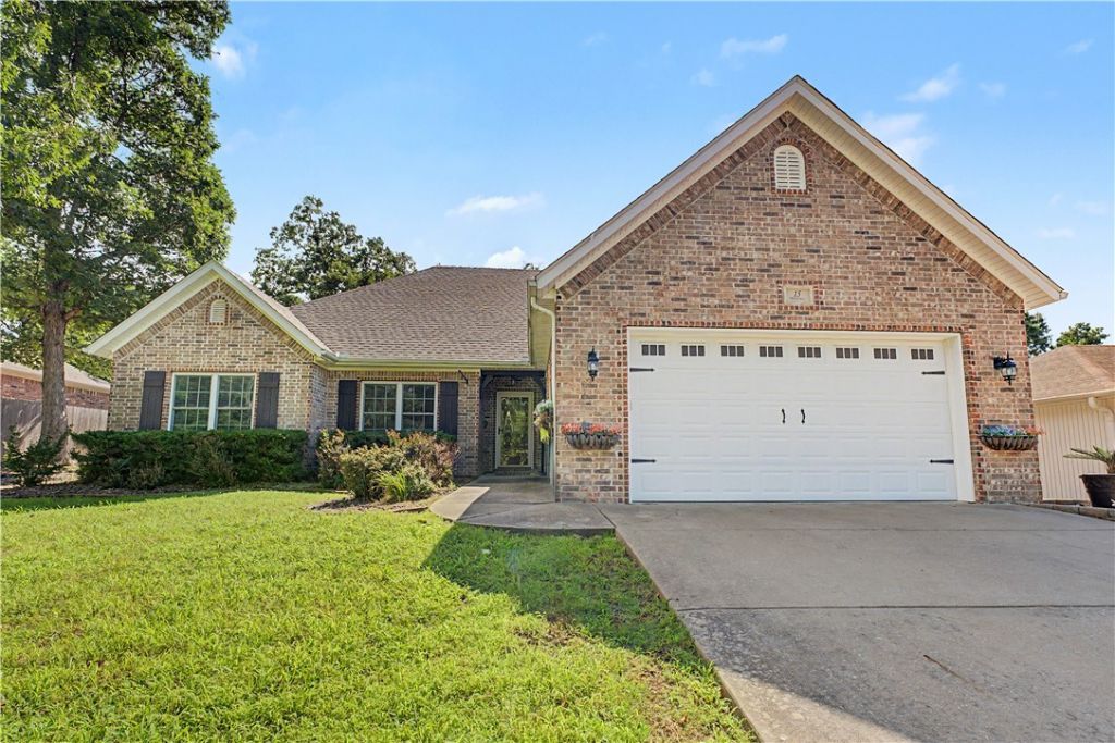 15 Thackery Lane, Bella Vista, AR 72714 Main Photo