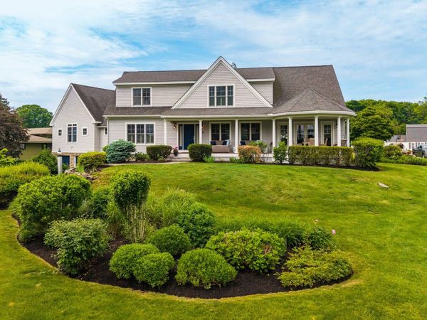 31 Pleasant Point Drive, Portsmouth, NH 03801