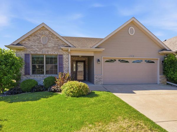 3302 ANASTASIA PLACE, Muscatine, IA 52761