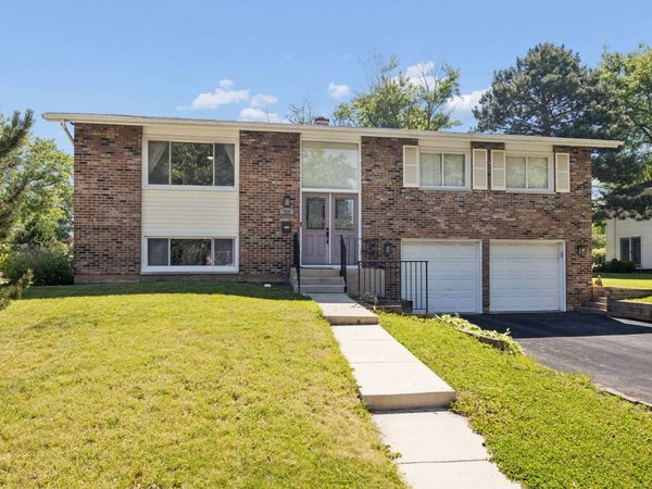 7025 Roberts Drive , Woodridge, IL 60517