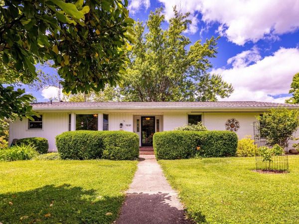 1221 Tollgate Drive, Oxford, OH 45056