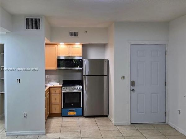 2630 SW 28th St, Unit 14, Miami, FL 33133