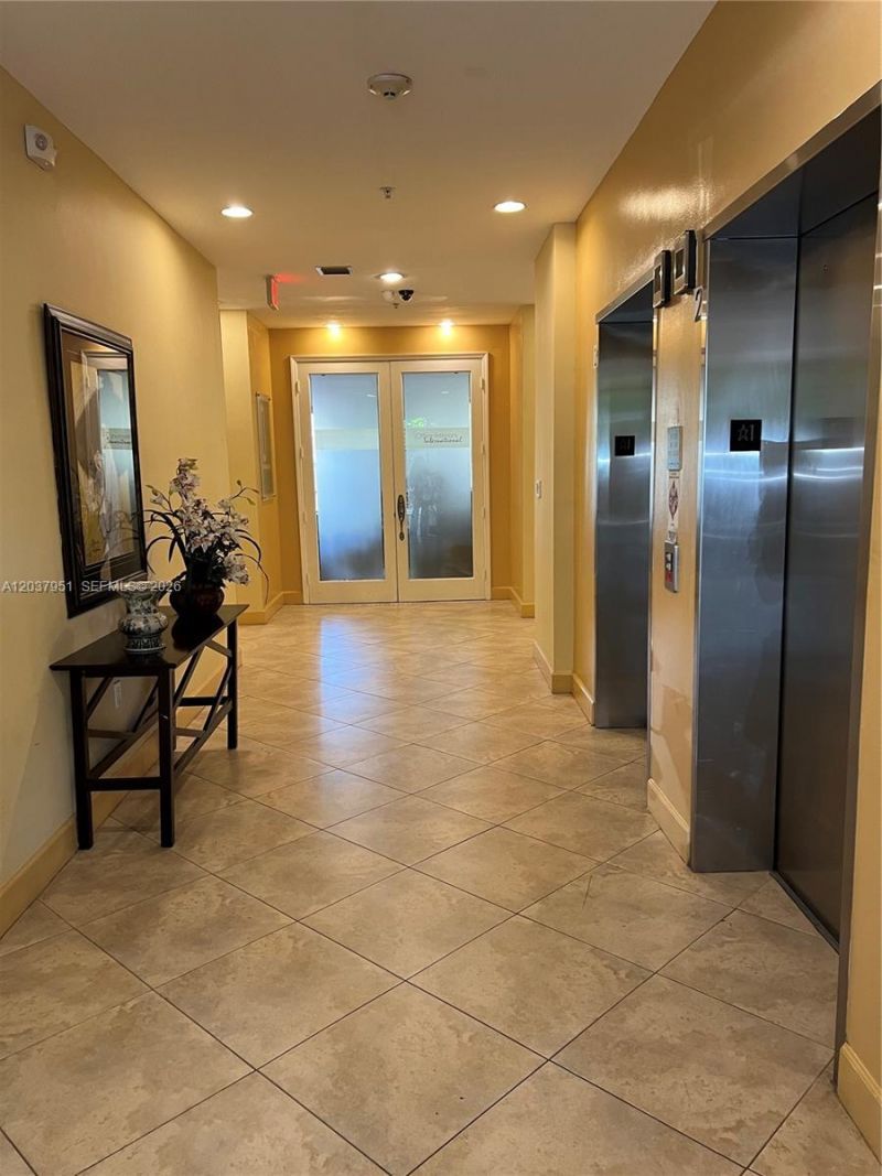 2630 SW 28th St , Unit 14, Miami, FL 33133 Photo