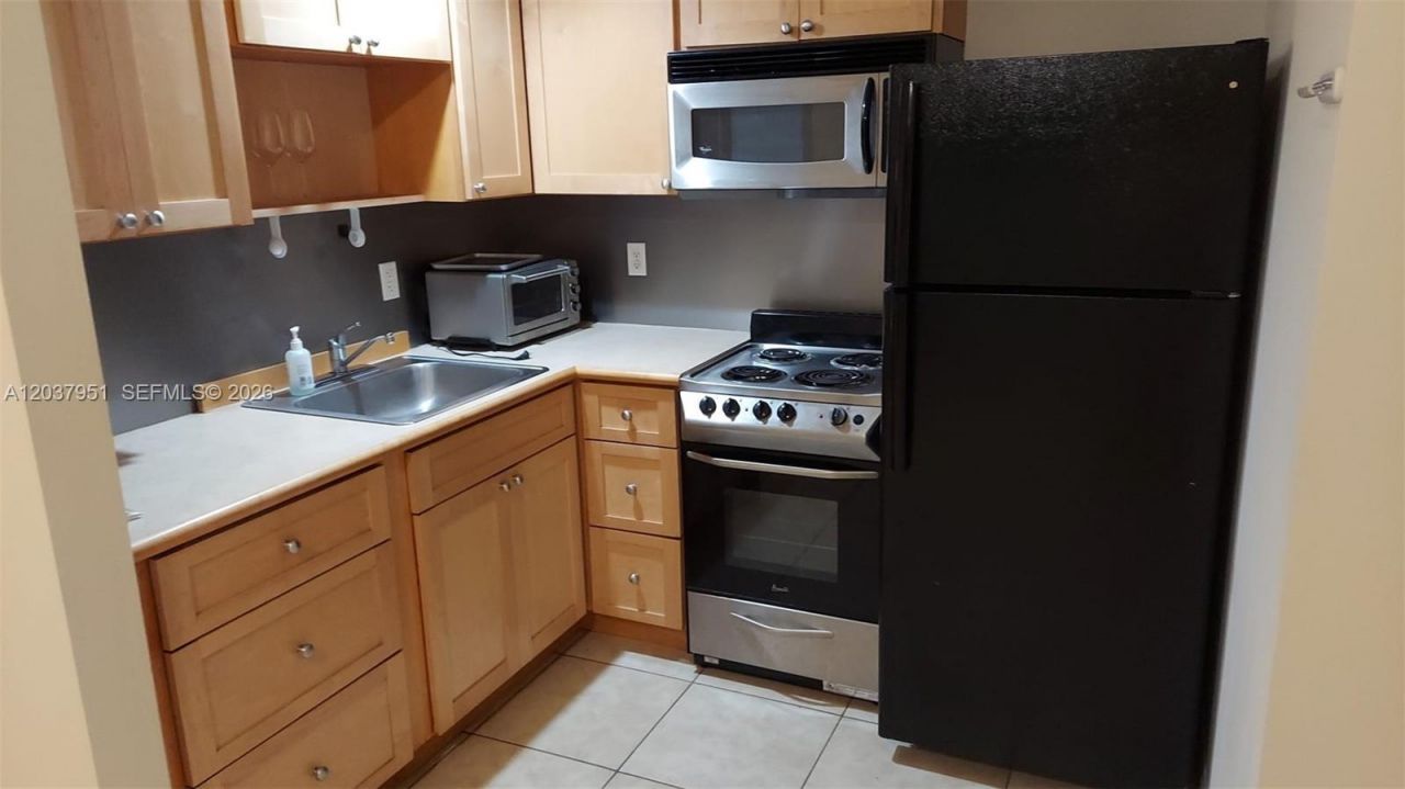 2630 SW 28th St , Unit 14, Miami, FL 33133 Photo
