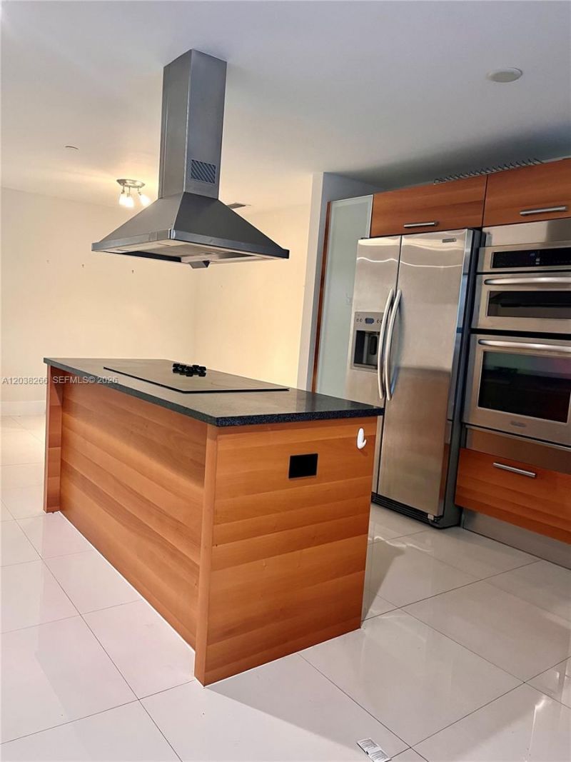 2950 NE 188th St , Unit 108, Aventura, FL 33180 Photo