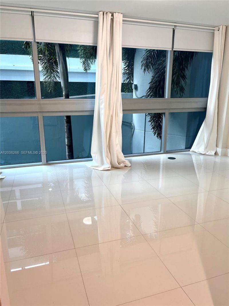 2950 NE 188th St , Unit 108, Aventura, FL 33180 Photo