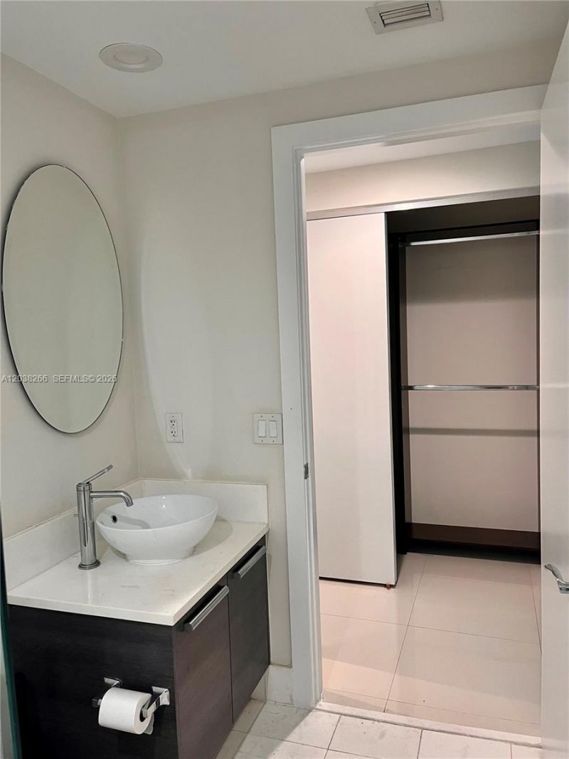 2950 NE 188th St , Unit 108, Aventura, FL 33180 Photo