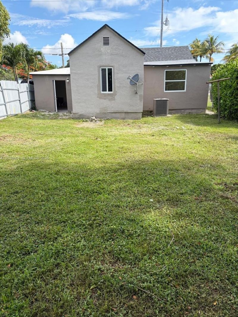 2154 NW 50th St , Miami, FL 33142 Photo