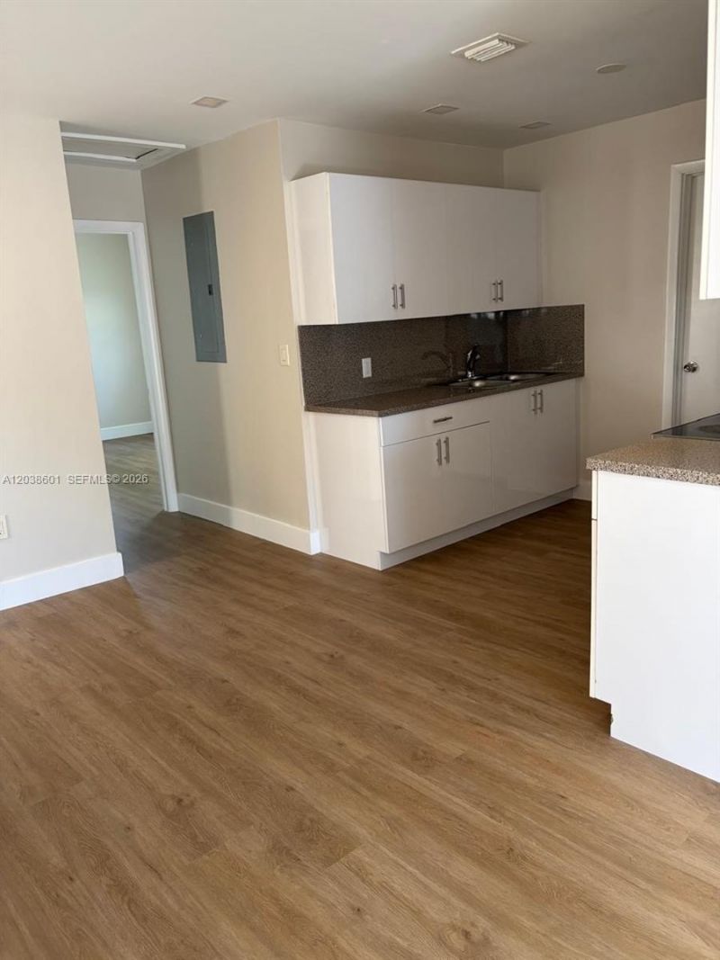 2154 NW 50th St , Miami, FL 33142 Photo