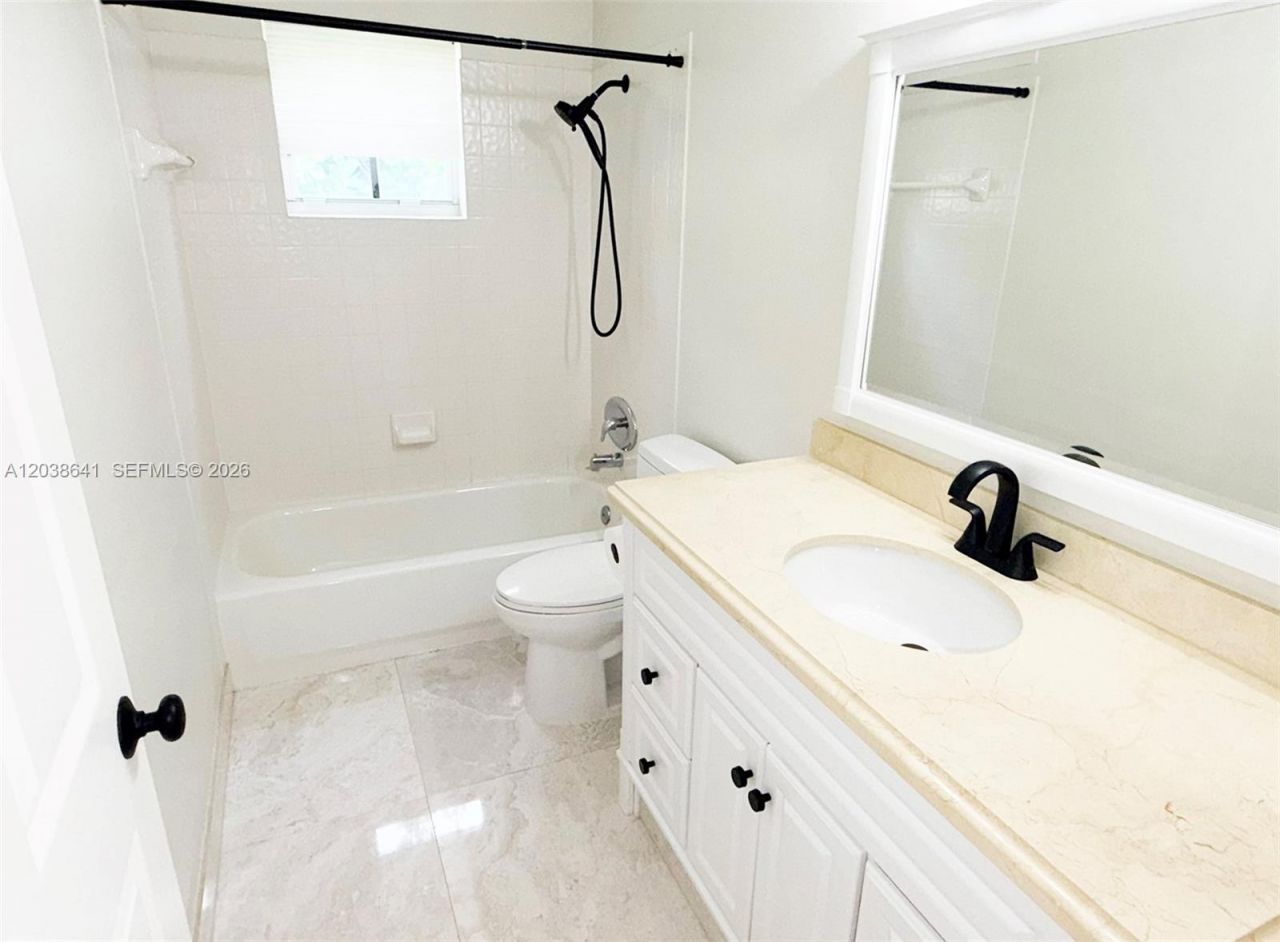 1212 Falls Blvd, Weston, FL 33327 Photo