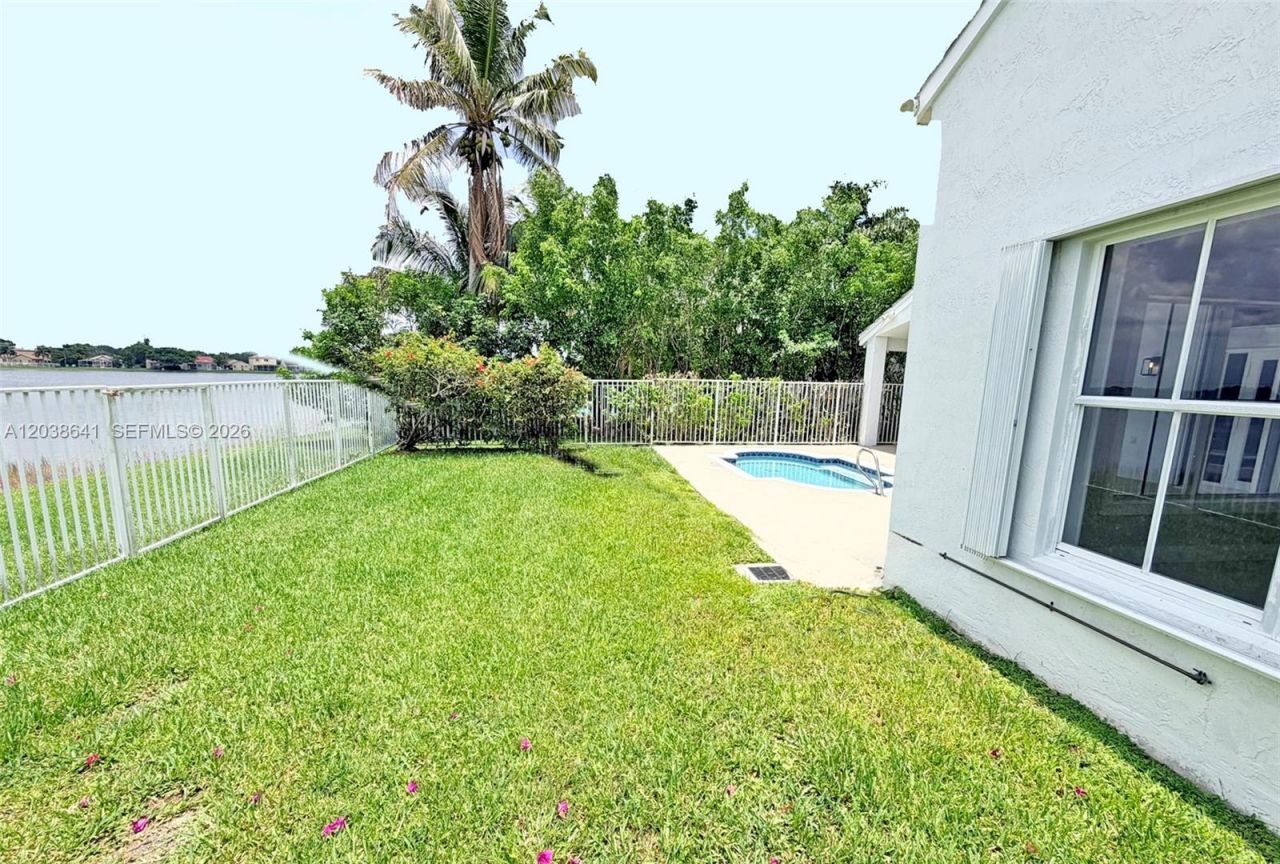 1212 Falls Blvd, Weston, FL 33327 Photo