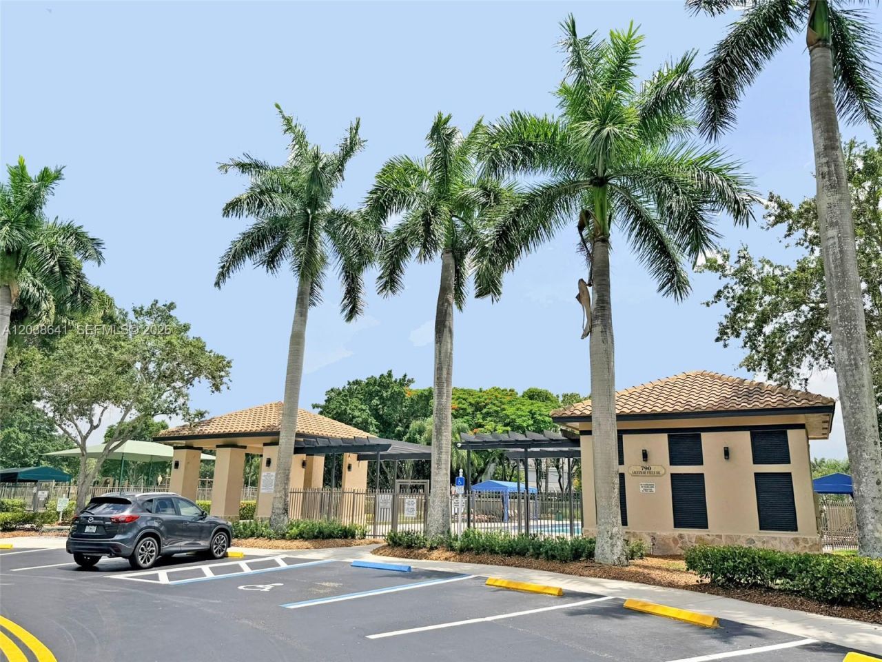 1212 Falls Blvd, Weston, FL 33327 Photo