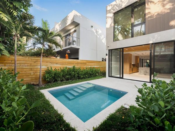 3144 Elizabeth St , Coconut Grove, FL 33133