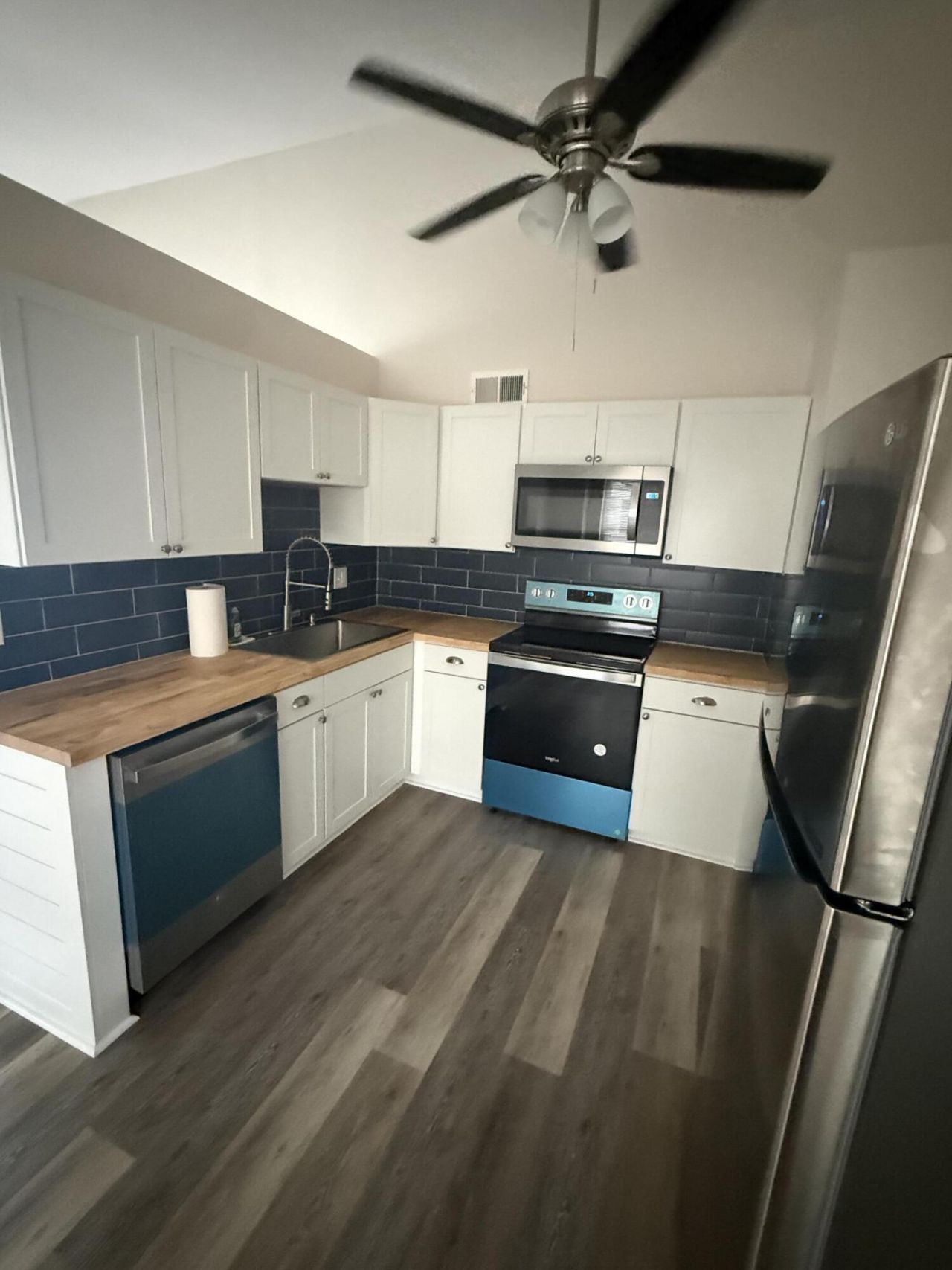 300 Macgregor Drive Photo 7