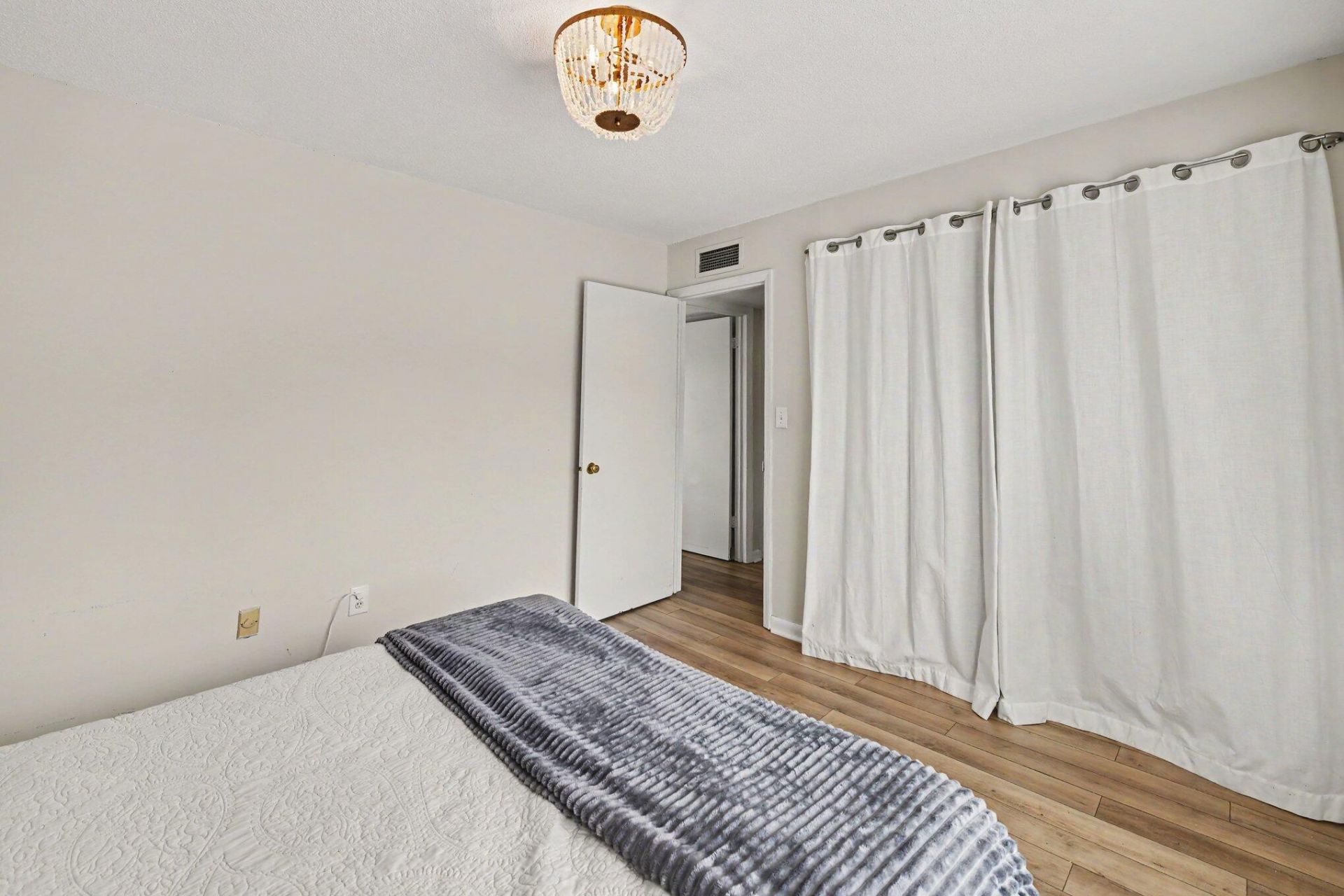 874 Colony Photo 10