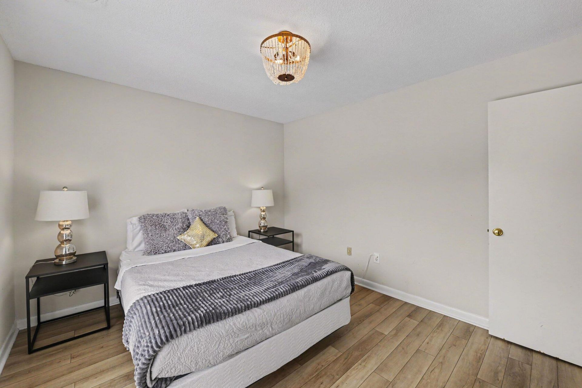874 Colony Photo 11