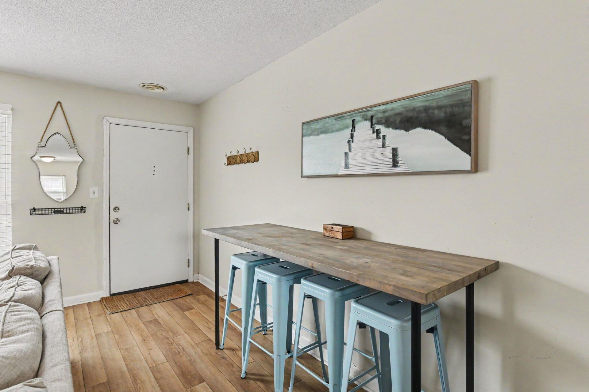 874 Colony Photo 18