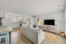 874 Colony photo 4