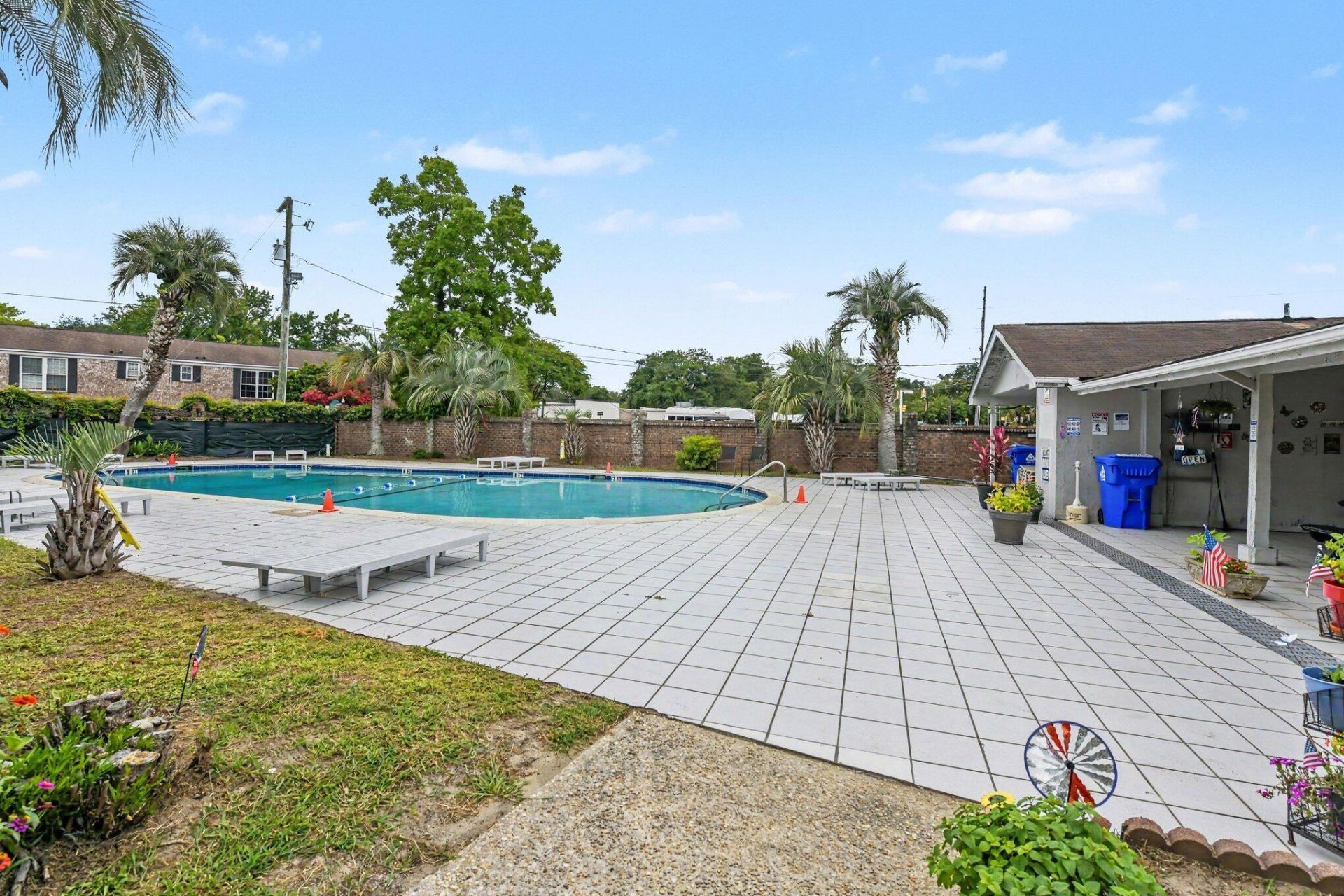 874 Colony Photo 25