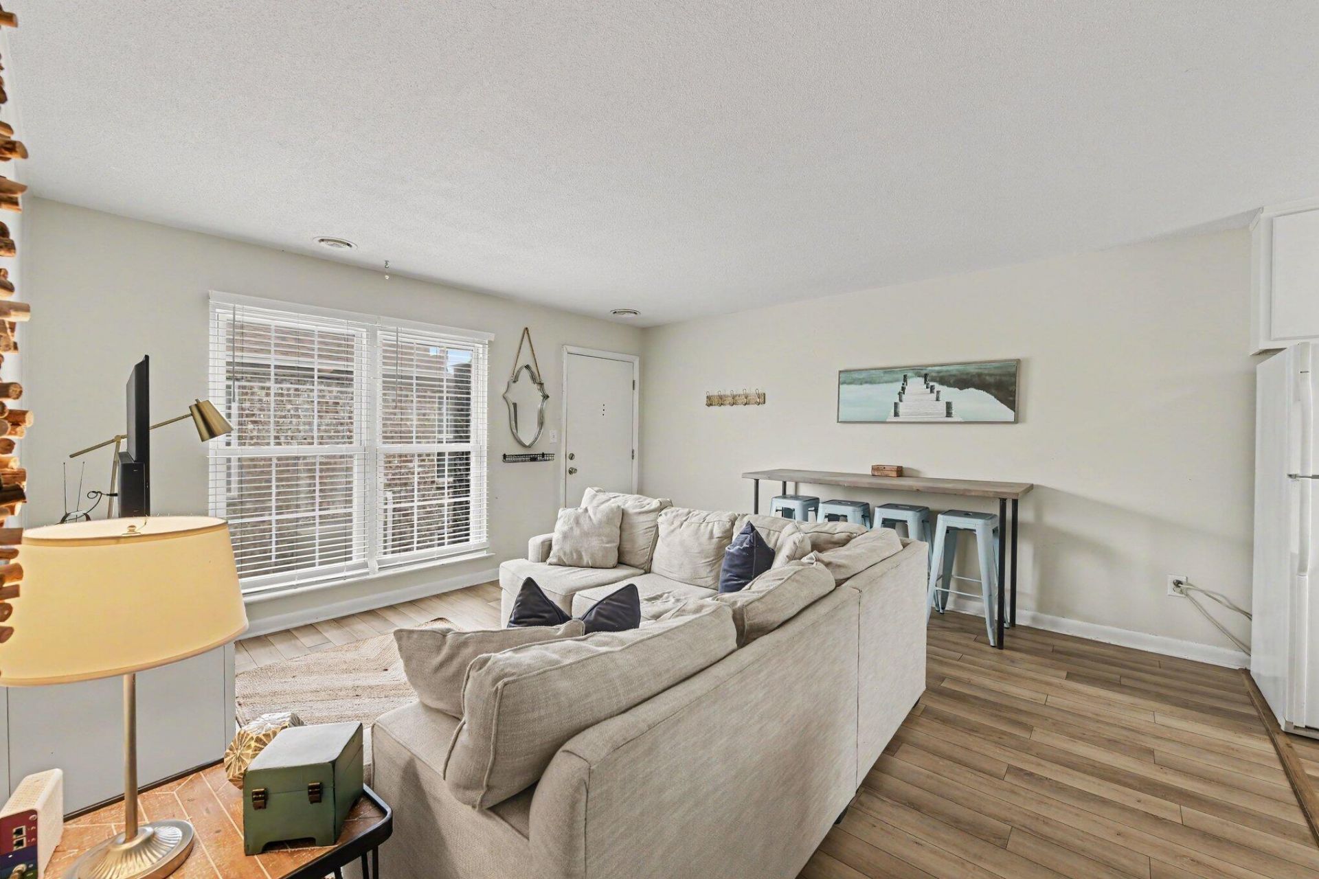 874 Colony Photo 5