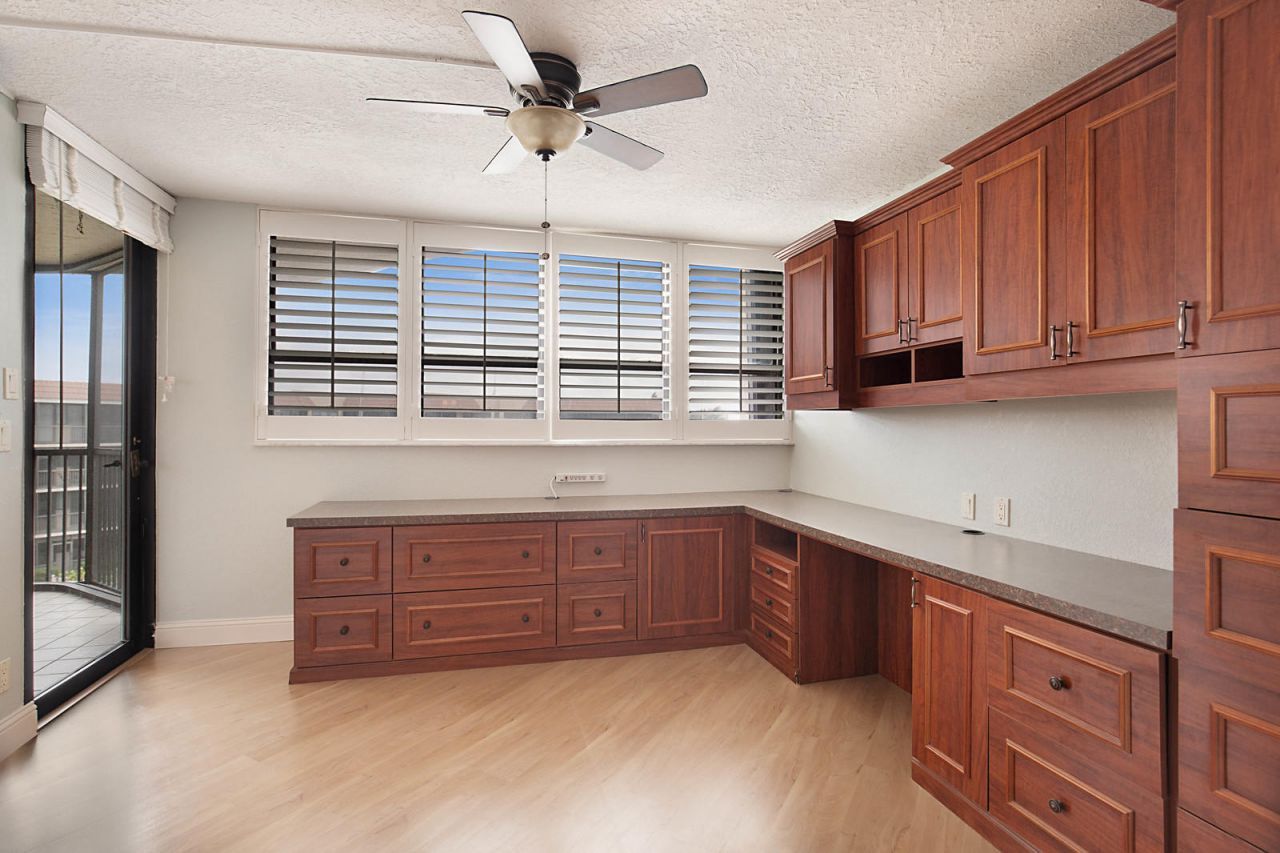 800 Jeffery Street, Unit 409, Boca Raton, FL 33487 Photo