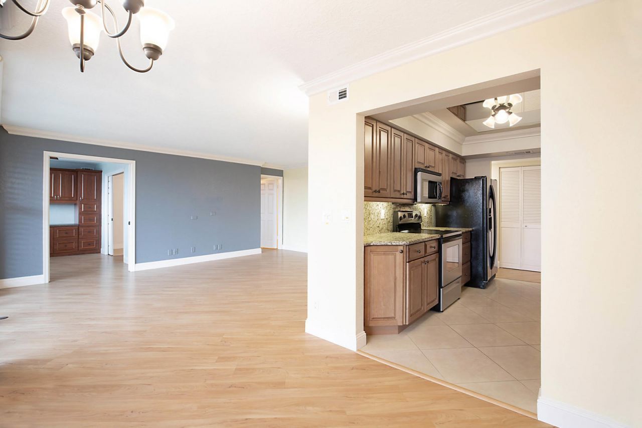 800 Jeffery Street, Unit 409, Boca Raton, FL 33487 Photo