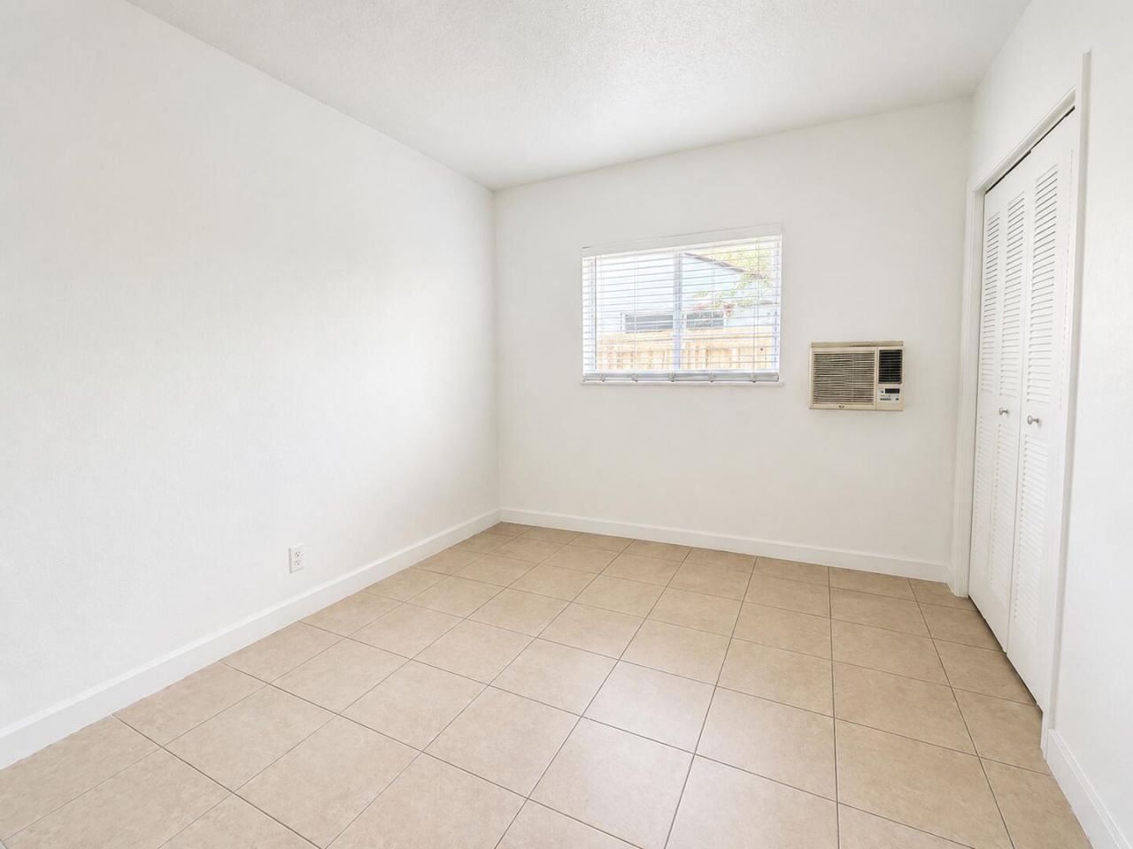 701 SW 14th Avenue, Unit #2, Fort Lauderdale, FL 33312 Photo