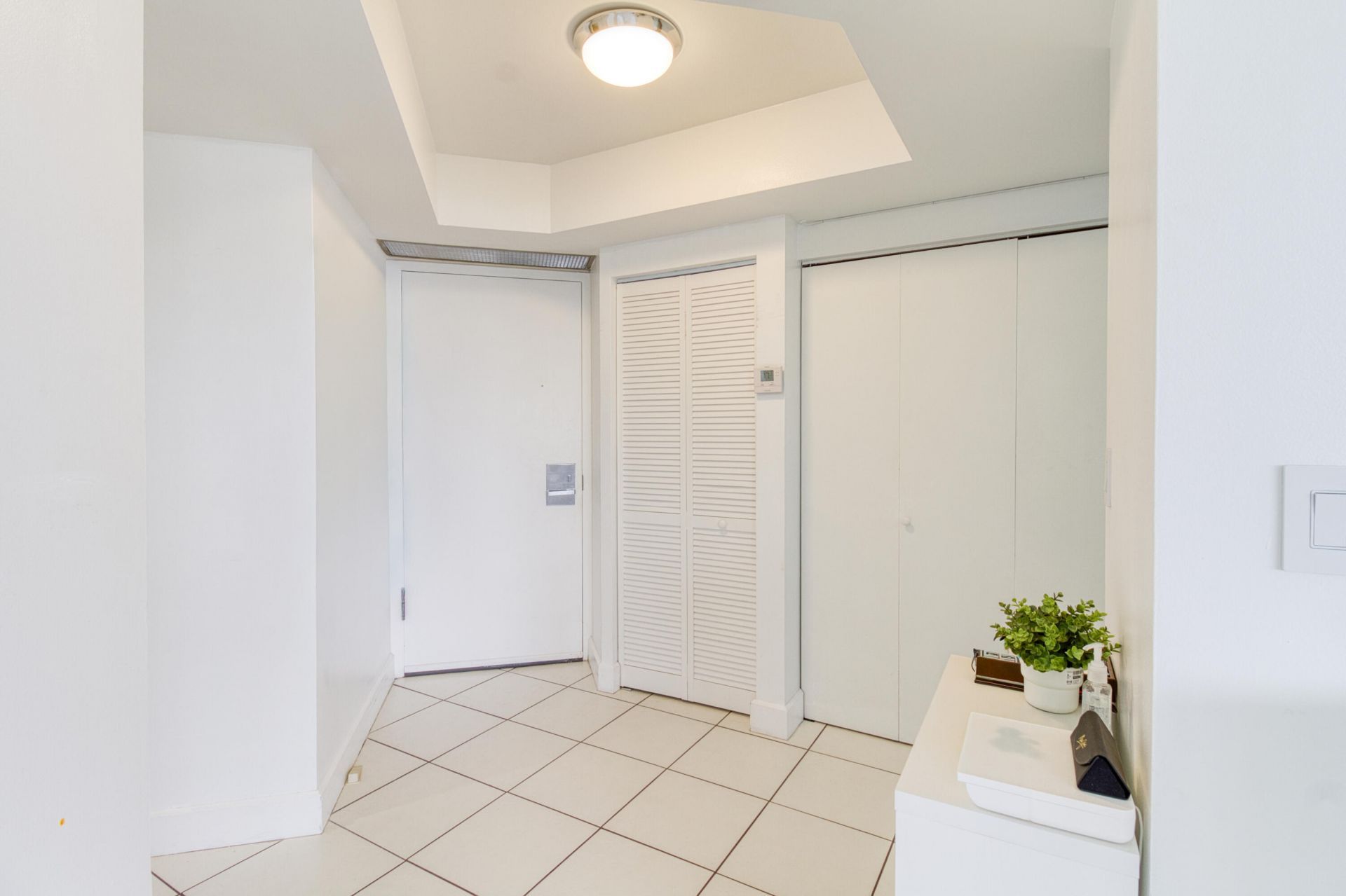 20185 E Country Club Drive, Unit 2006, Miami, FL 33180 Photo