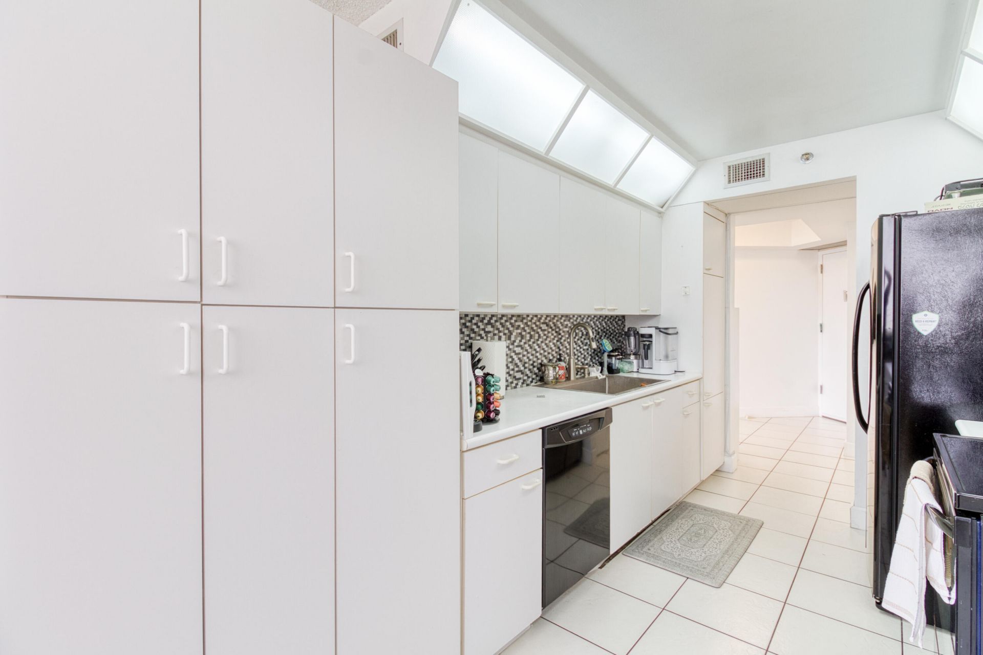 20185 E Country Club Drive, Unit 2006, Miami, FL 33180 Photo
