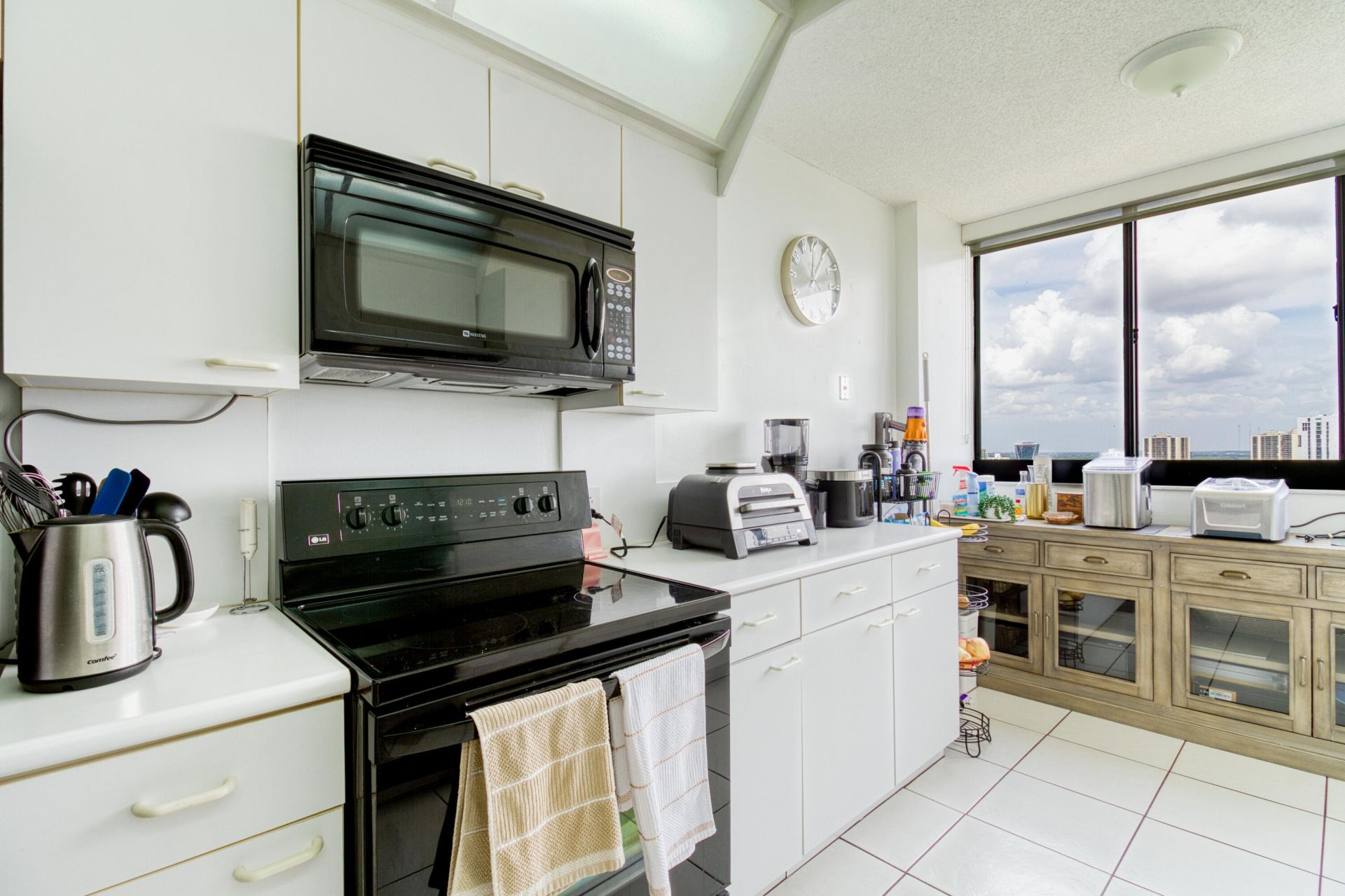 20185 E Country Club Drive, Unit 2006, Miami, FL 33180 Photo